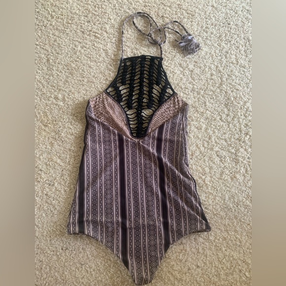 🔥1 DAY SALE🔥 Acacia Teahupoo One piece swimsuit - Polynesian - Picture 2 of 4